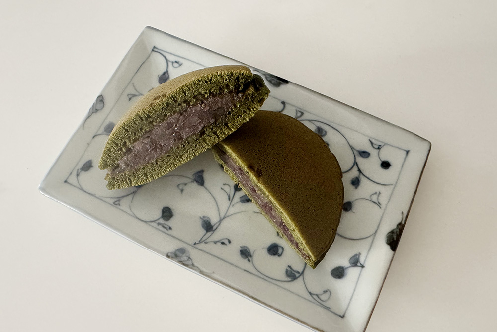 まとやの「八女抹茶の成金饅頭」