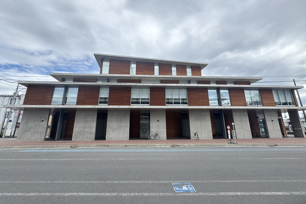 市立米沢図書館