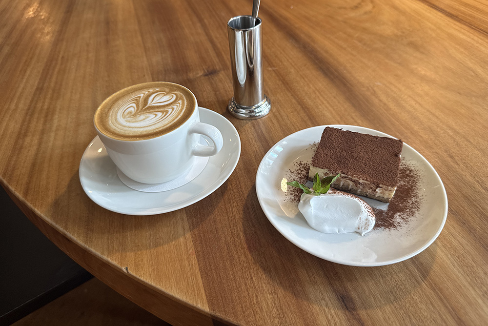 Coffee & Salon