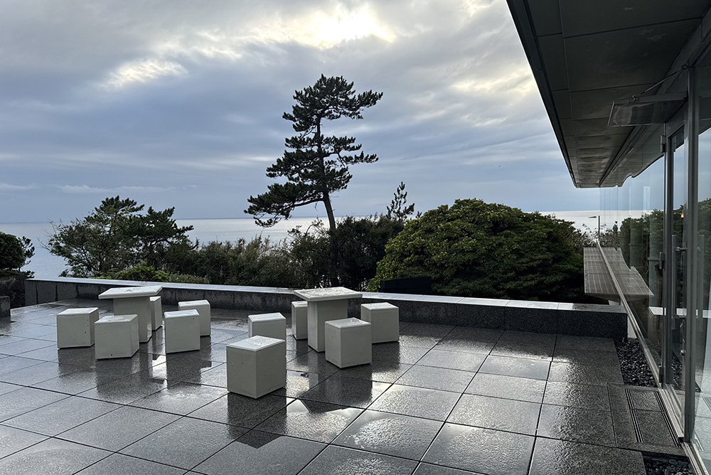 神奈川県立近代美術館