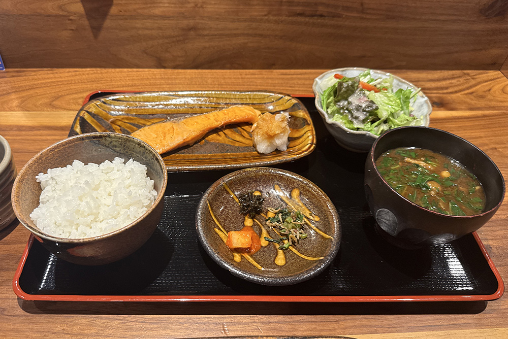 家庭料理とワインのお店さんくス