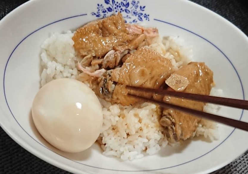 鶏手羽先　魯肉飯風