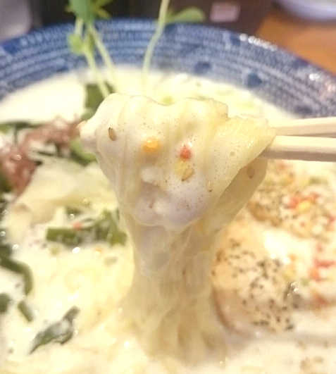 泡卵塩ラーメン　麵屋　蕾