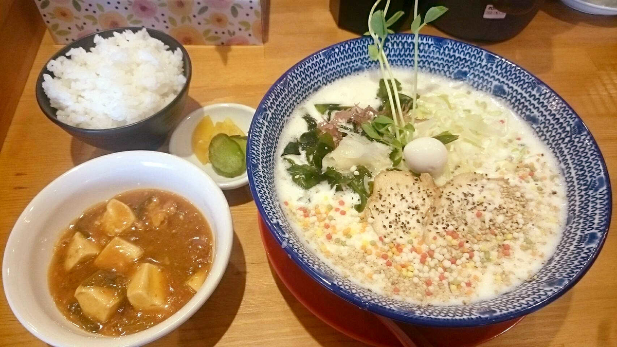蕾　麻婆豆腐食べ放題