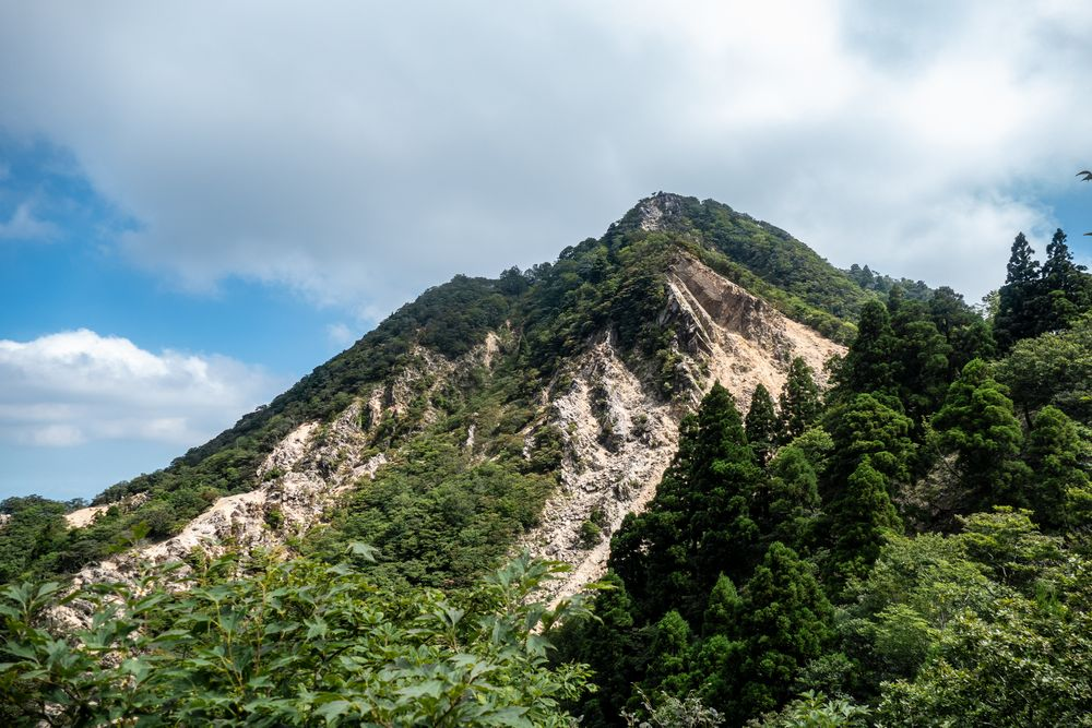 鈴鹿セブンマウンテン5座目！鎌ヶ岳での爽快な登山体験 - リチャード
