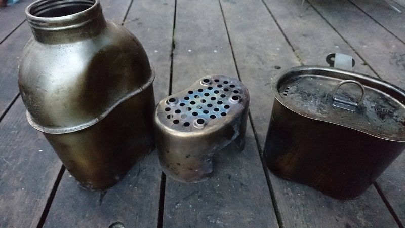 パスファインダーのキャンティーンを焚き火に突っ込んで無骨キャンプが