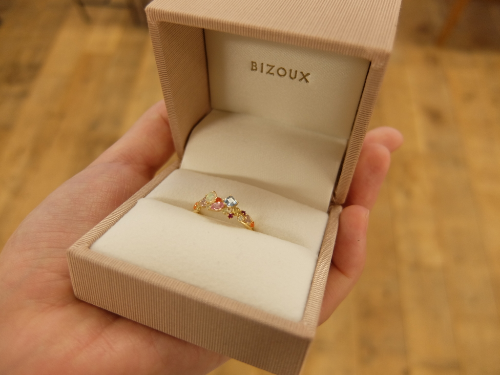 Bizoux(ビズー)サクラブーケが大人可愛い！一番人気のパヴェリングを