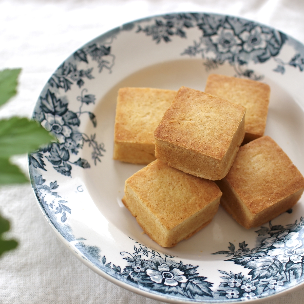 Cottaのパイナップルケーキ型を使って作ってみた お菓子とレシピ本