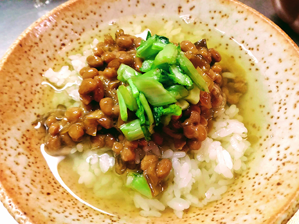 蕪の葉と納豆の茶漬け