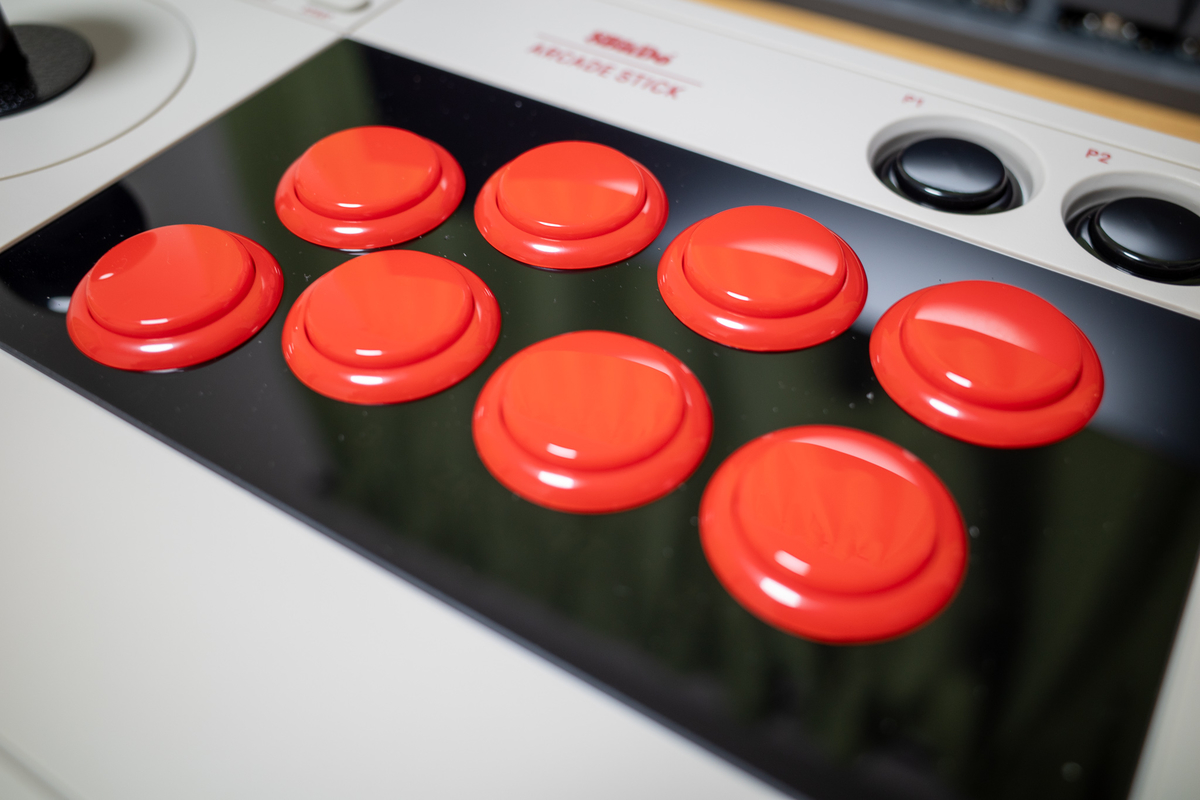 8bitdo アケコン Nintendo SwitchとPCに3つの方式で接続できるアケコン「8BitDo