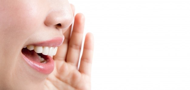 話をする女性の口元 f:id:mochinox:20170310152310j:plain