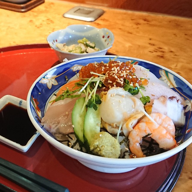 楽市楽座 居酒屋ランチの海鮮丼はネタの種類が豊富でした 安佐南区西原 百鬼丸もどきのほぼ広島グルメ 楽市楽座 居酒屋ランチの海鮮丼はネタの種類が豊富でした 安佐南区西原 百鬼丸もどきのほぼ広島グルメ