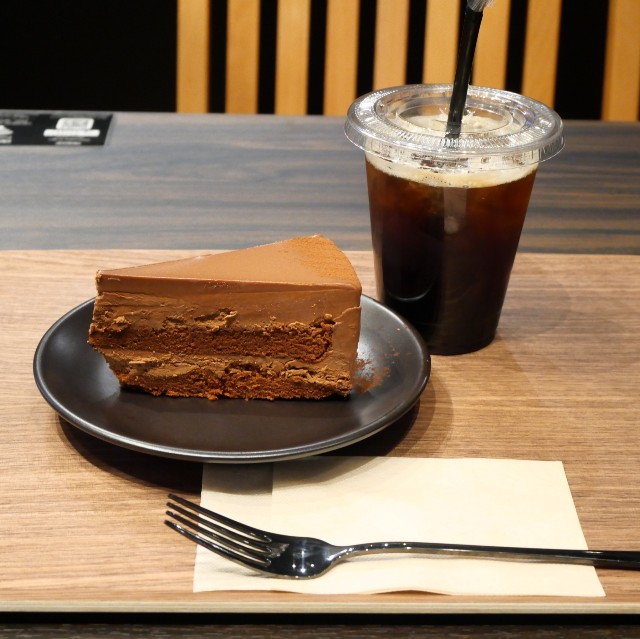 【CACAOCAT】カフェにジェラートに。北海道とシンガポールのチョコブランドが併設オープン(ゆめタウン廿日市店) 百鬼丸もどきのほぼ広島グルメ