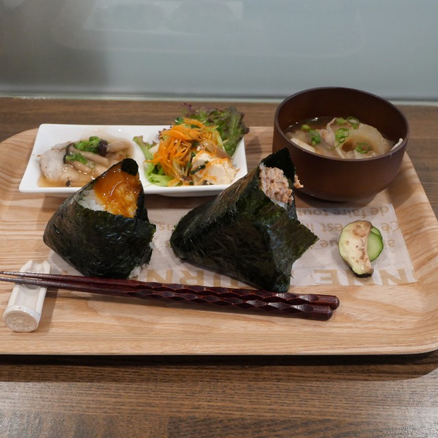 一汁一菜】7月オープン。ふっくらと握ったおにぎりランチが楽しめます