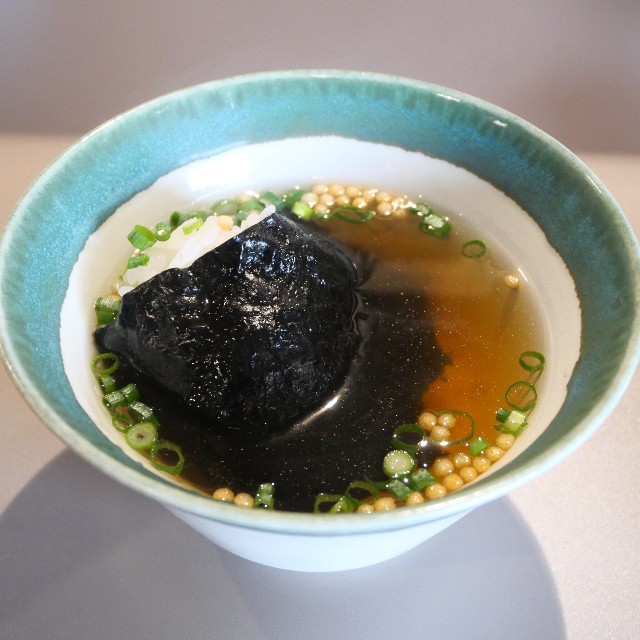 ご馳走むすび ふたご申】1個でも満足度高い！6月オープンのおにぎり