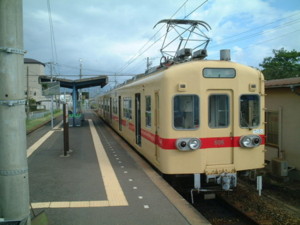 津屋崎駅、2001年