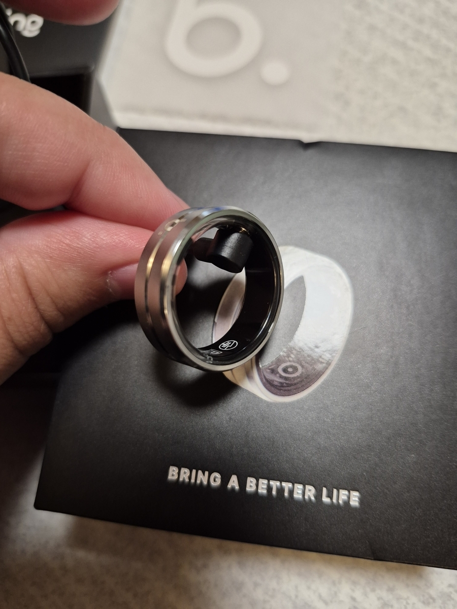 スマートリングってどんな感じ？家電屋でも売り出したb.ring