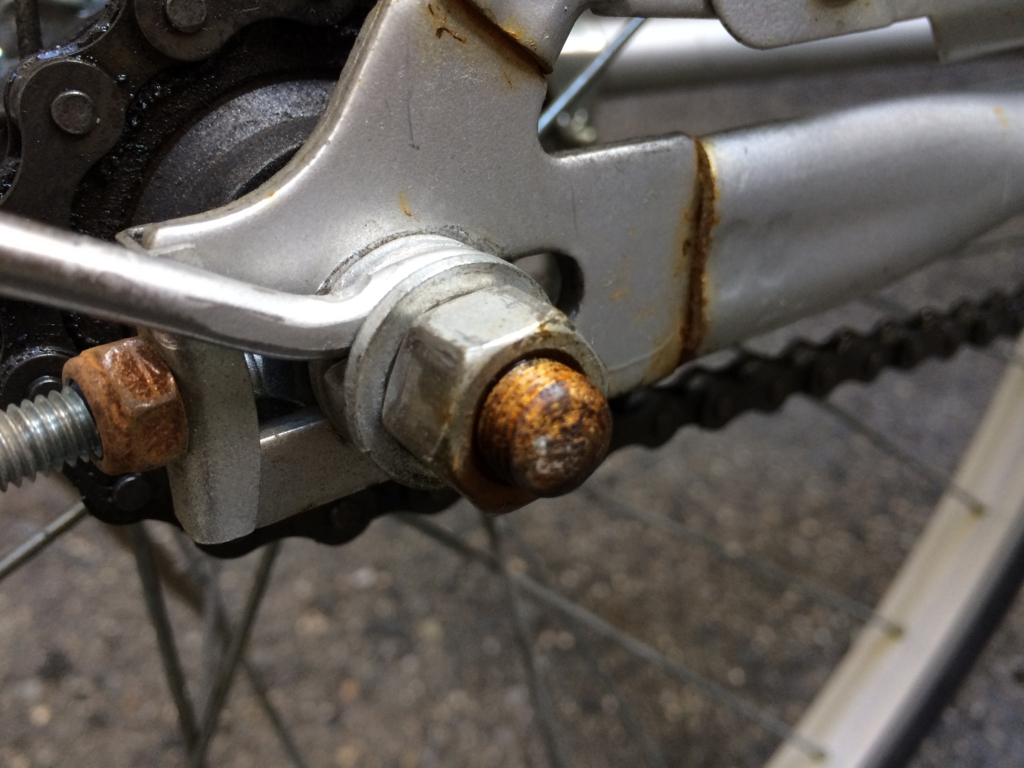 チェーン 張りすぎ 自転車 重い