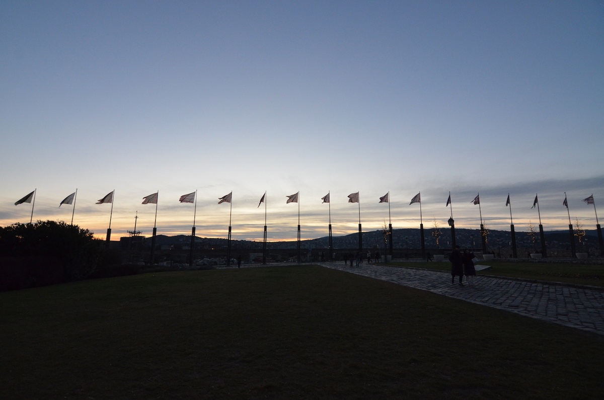 f:id:momerath:20200109015124j:plain