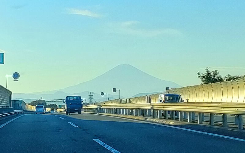 新湘南バイパスからの富士山