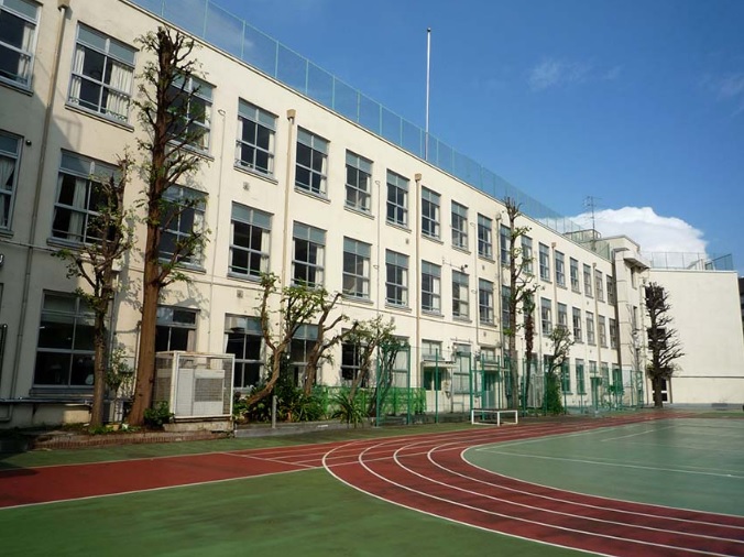 旧永田町小学校グランド／出典：千代田遺産HPより