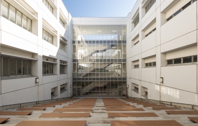 戸山高校階段広場