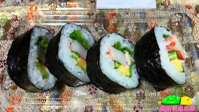 ベイシアのお惣菜『サラダ太巻寿司』
