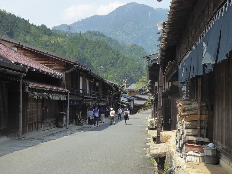 妻籠の宿　銀鼠の甍と恵那山　 パステル画 妻籠の宿 銀鼠の甍と恵那山 パステル画 （JTB - 馬籠宿から妻籠