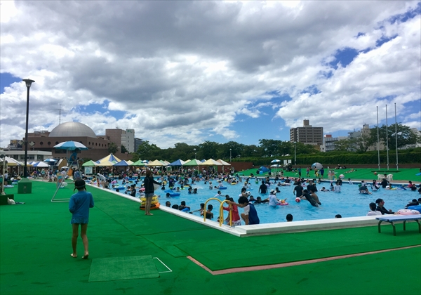プール 中央公園ファミリープール 広島発 初心者のファミリーキャンプ