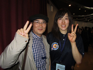 園田奈緒　インカレ優秀選手賞　なんかちが腰に手を回しているぞ