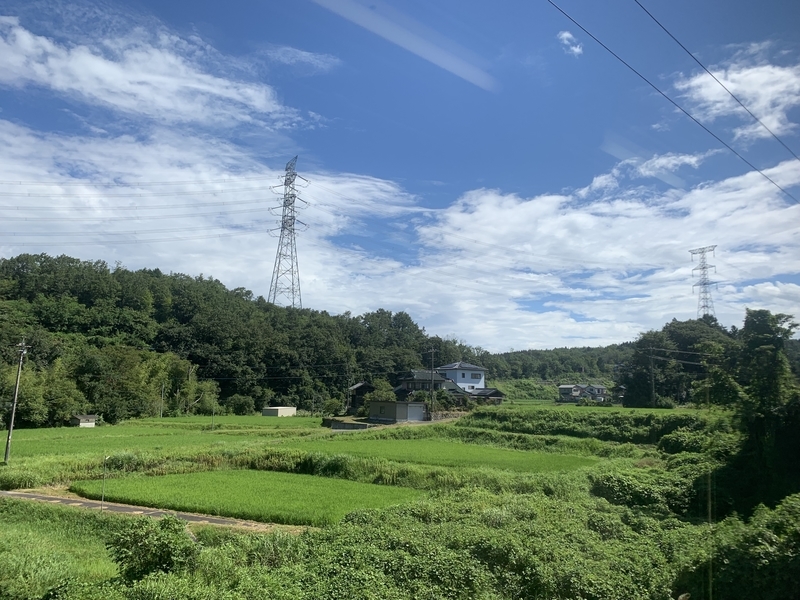 f:id:monhime:20190816100413j:plain 笠置火力発電所送電線