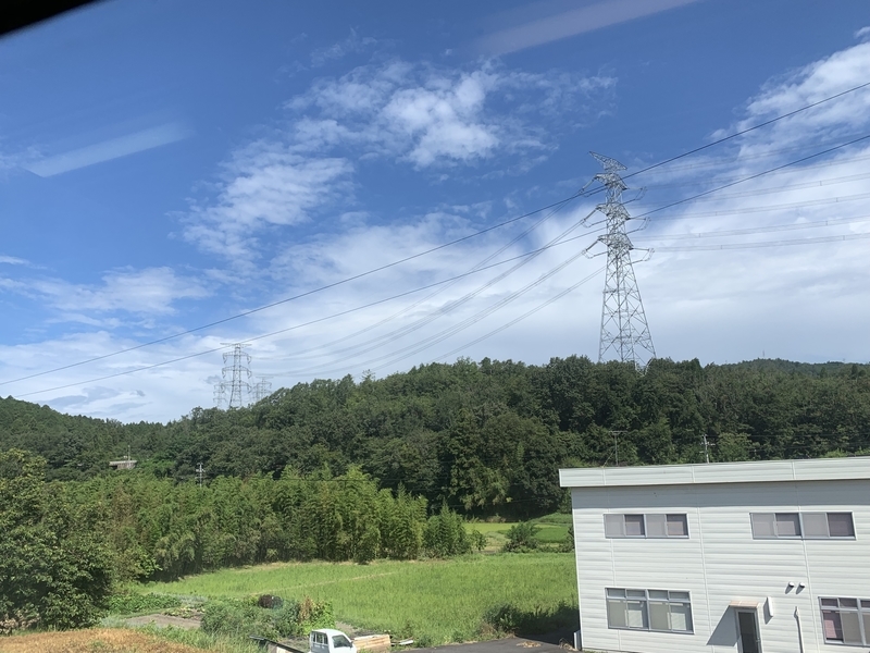 f:id:monhime:20190816100456j:plain 笠置火力発電所送電線
