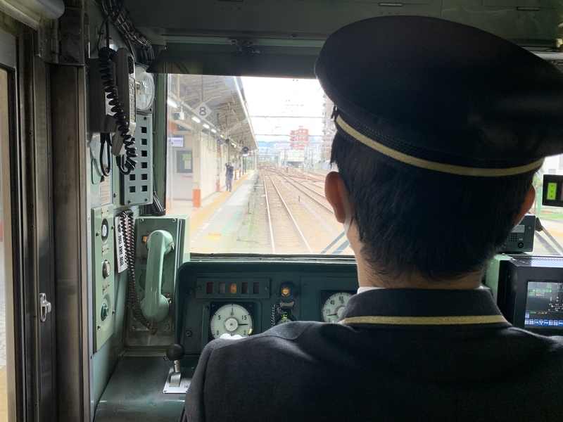 f:id:monhime:20191028082350j:plain 205系 八王子駅 むさしの号 停車位置目標