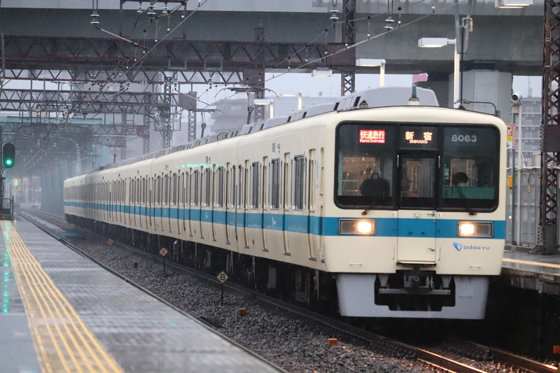 f:id:monhime:20191125081358j:plain 小田急小田原線 厚木駅