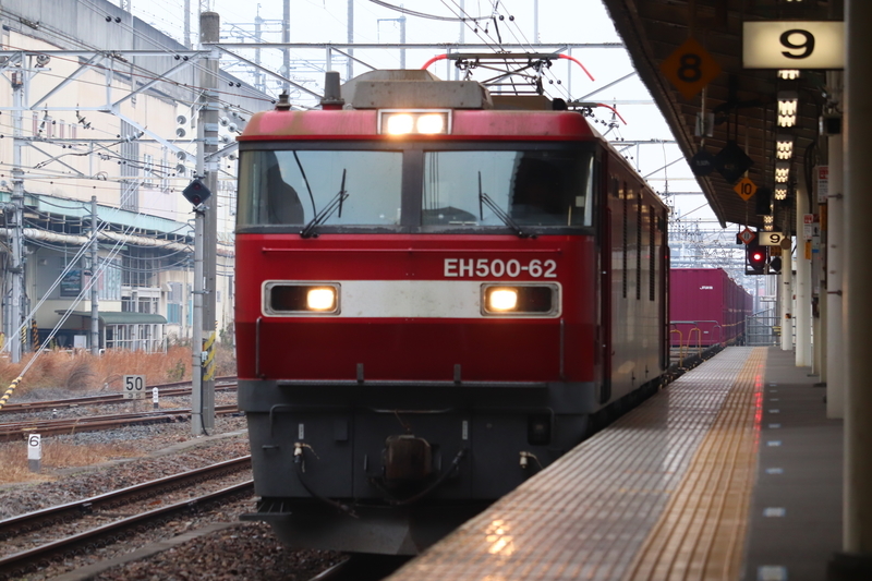 f:id:monhime:20191223080914j:plain 宇都宮駅 貨物列車