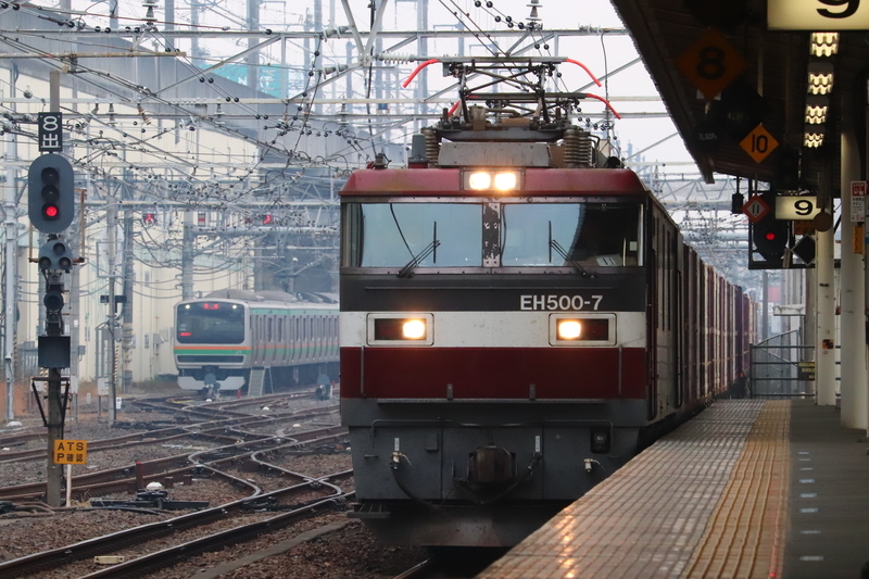 f:id:monhime:20191223080923j:plain 宇都宮駅 貨物列車