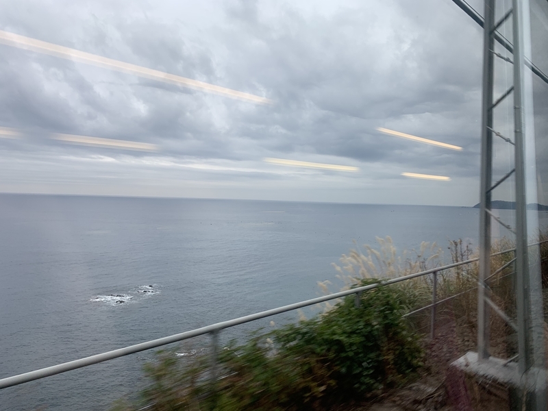 f:id:monhime:20200105092859j:plain 東海道本線 根府川 海 眺め