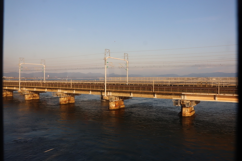 f:id:monhime:20200105102311j:plain:w500 東海道本線 景色 朝日