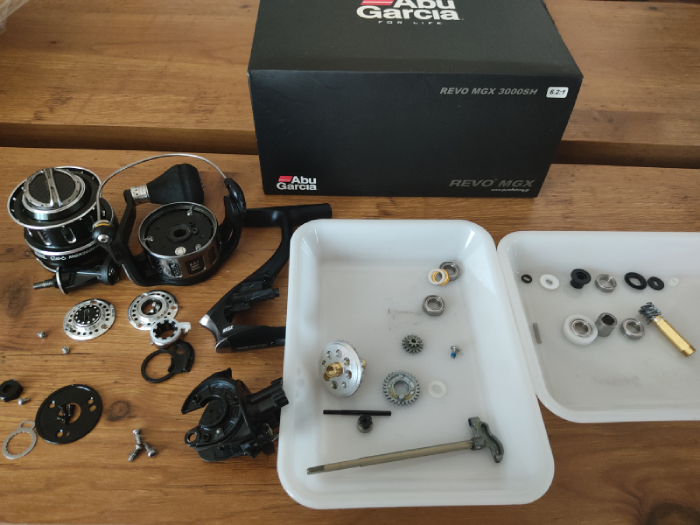 ジャンク扱い ABU Revo MGXtreme 3000SH 部品取り用 ジャンク扱い ABU Revo MGXtreme 3000SH 部品取り用