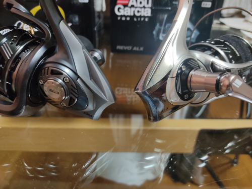 アブガルシアのスピニングリール「REVO ALX THETA」を過去モデルと比較