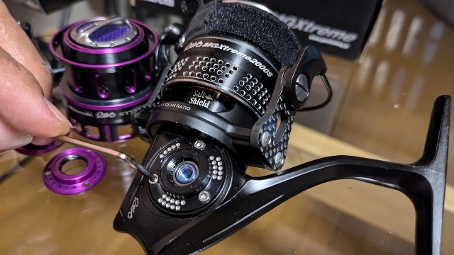 Revo MGX２５００S DeezSPKIT ダブルハンドル アキトさん専用 いまさらABU WORKSスプールキット STUDIOSを紹介する - 釣り好き