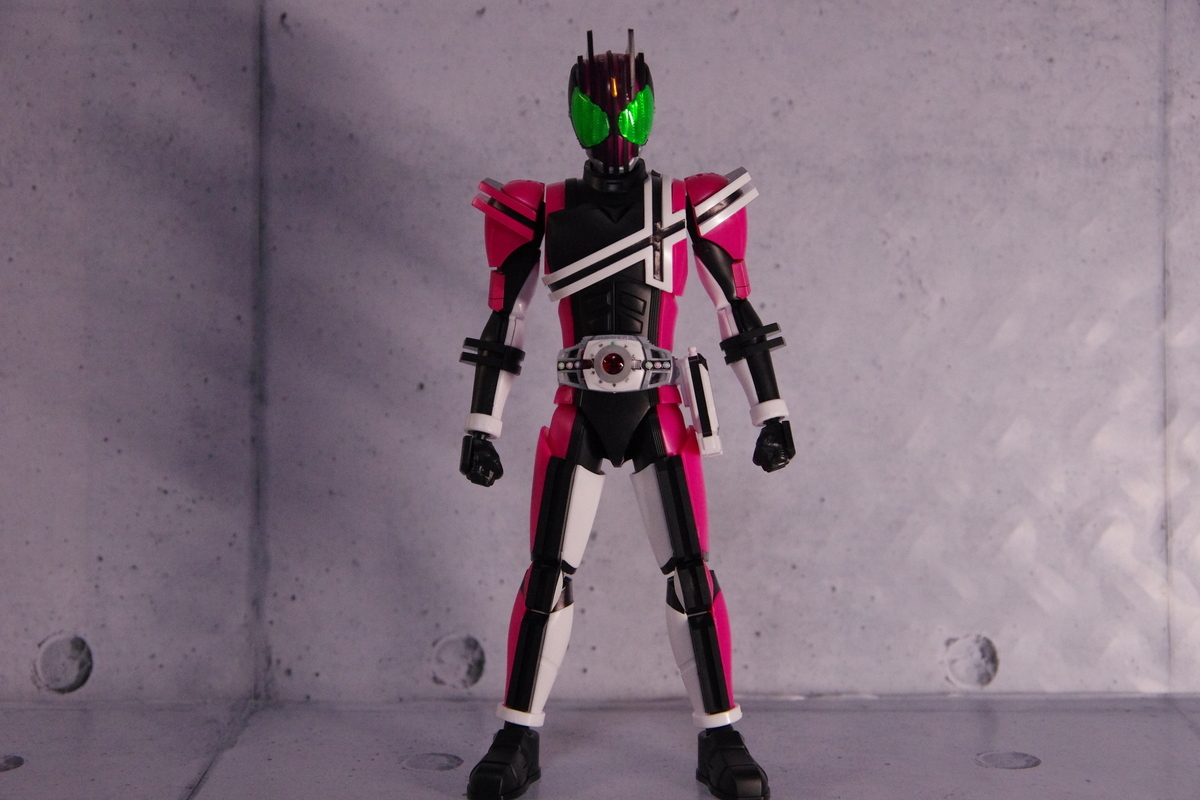 フィギュアライズスタンダード 仮面ライダーディケイドで遊ぶ - ムーブログ