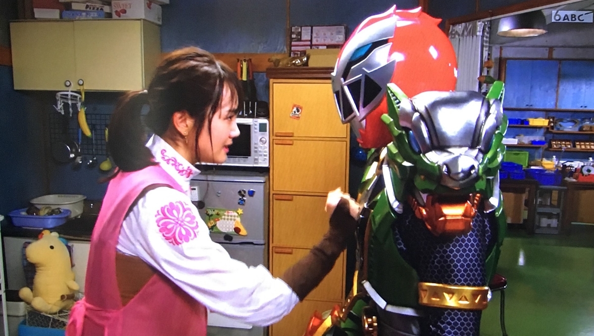 尾崎 真 花 仮面 ライダー