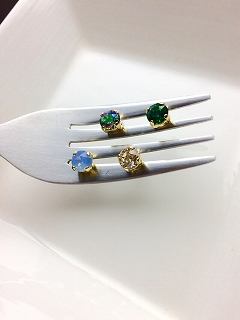 スワロフスキー-Swarovski-ピアス