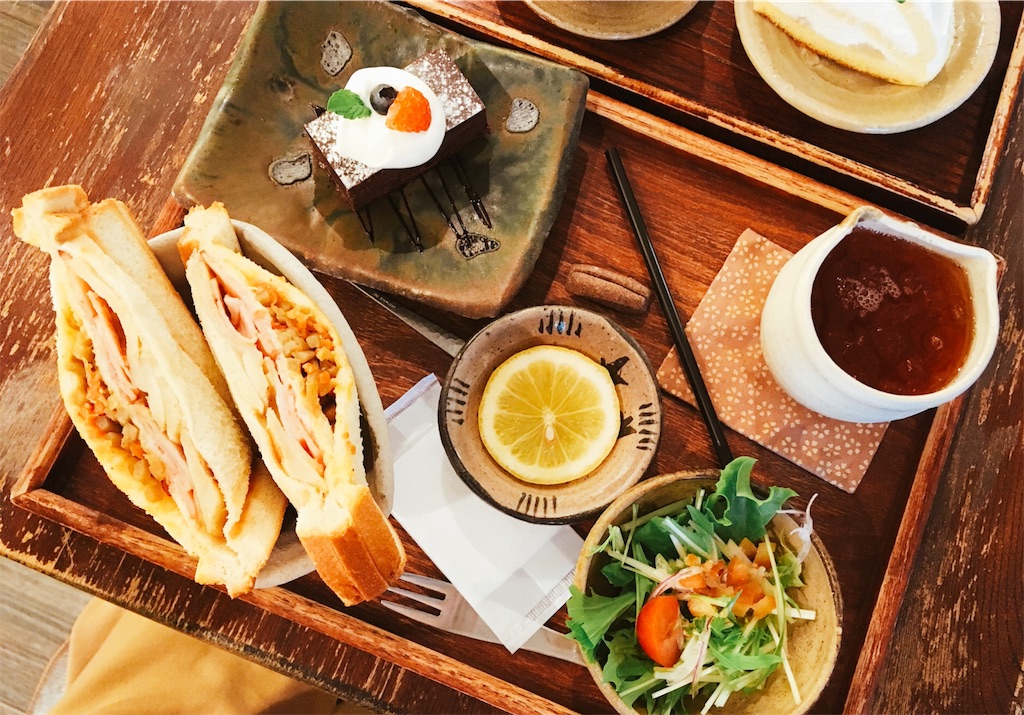 梅田 梅田のオアシス 陶芸体験もできる Cafe ゆう さん Moranmoranのもぐもぐタイム
