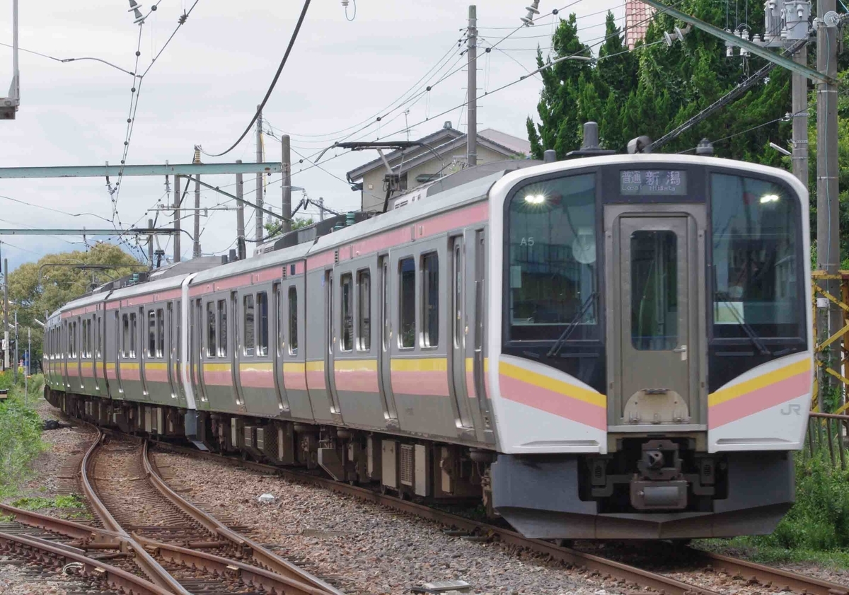 小針駅で撮影115系　70系新潟色　一次新潟色　弥彦色　小針　内野　撮影地　越後線　E129系　みかづき　イタリアン