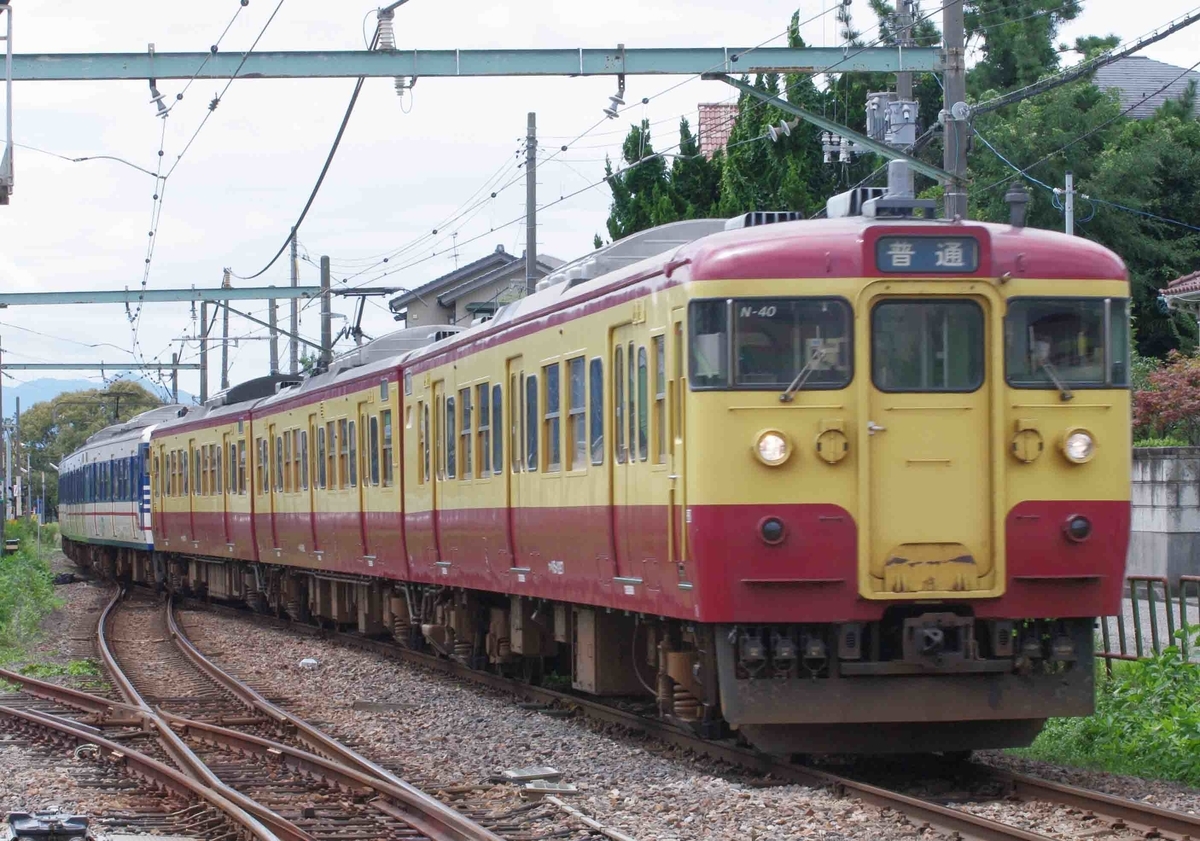 小針駅で撮影115系　70系新潟色　一次新潟色　弥彦色　小針　内野　撮影地　越後線　E129系　みかづき　イタリアン