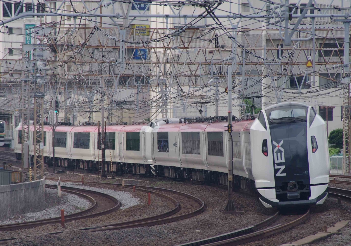 戸塚大カーブ　東海道線　横須賀線　撮影地　E261系　E259系　成田エクスプレス　サフィール踊り子　E235系1000番台　E231系　E233系　E217系