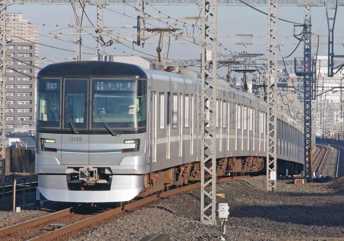 東武100系　スペーシア【1720系デラックスロマンスカーカラー】リバイバル編成　新越谷駅　東武スカイツリーライン　東武伊勢崎線　東武鉄道　東急2020系　田園都市線　半蔵門線　撮影地