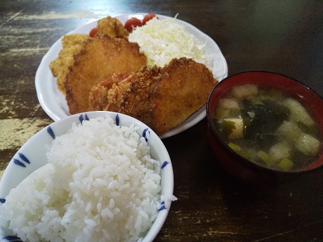 ハムカツ　帆立のフライ　ホタテフライ　北見駅　ホタテ丼　ベーコンカツ　洋食　男の料理　おうちごはん　レシピ